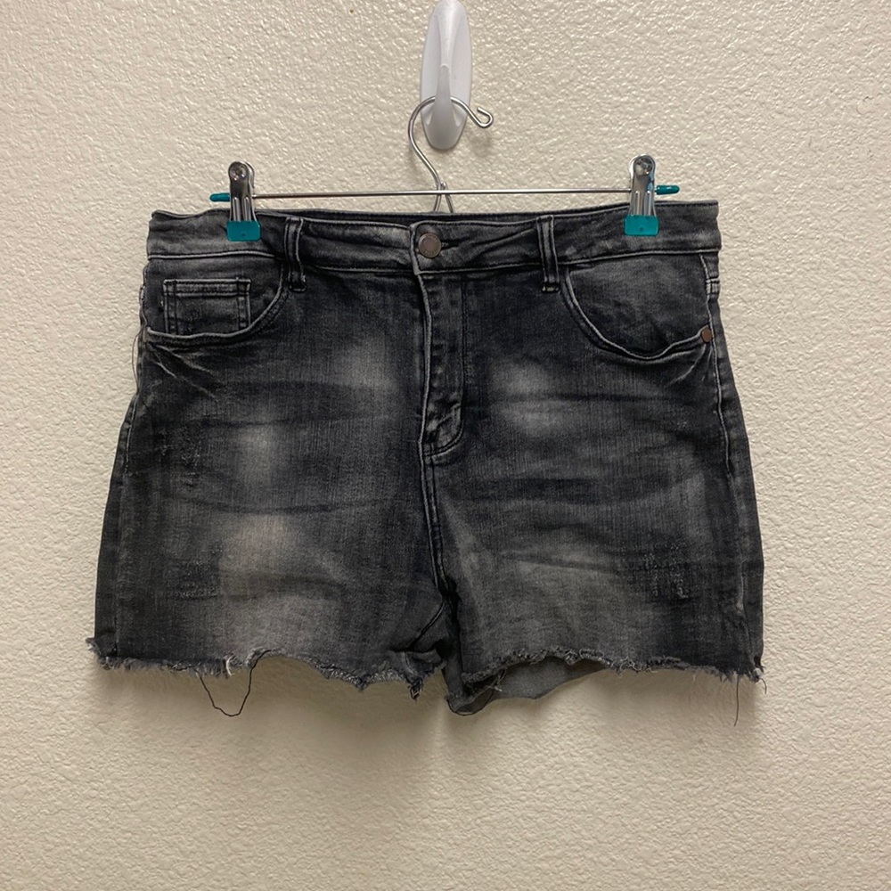 Judy Blue Fray Hem Cut-Off Shorts XL